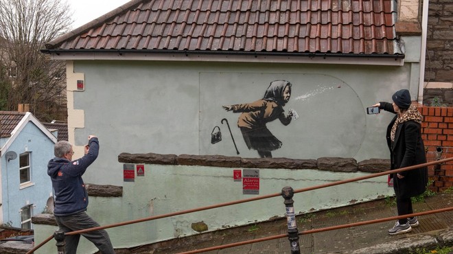 Dela nepredvidljivega uličnega umetnika Banksyja spet na dražbi (foto: profimedia)