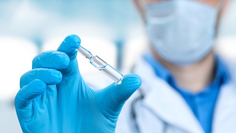 Kronični bolniki med ranljivejšimi za potek covida-19