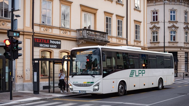 Medkrajevni avtobusi ponovno vozijo po običajnem voznem redu (foto: Shutterstock)