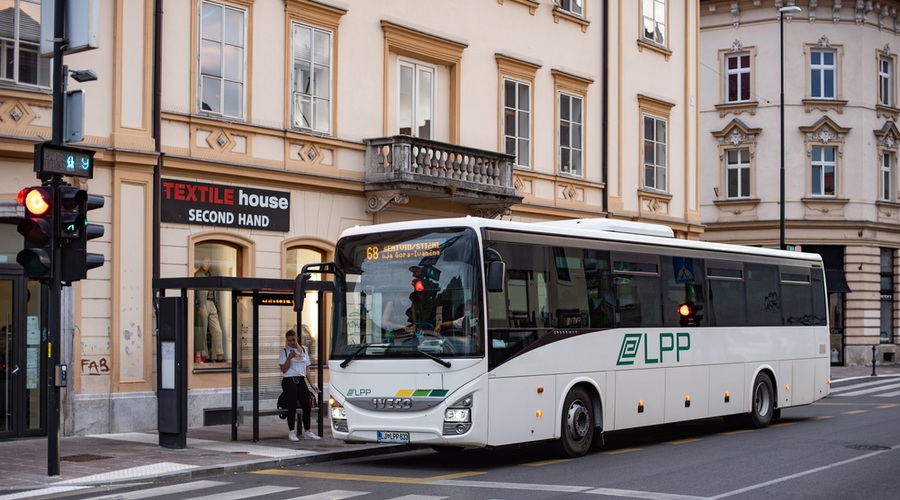 Medkrajevni avtobusi ponovno vozijo po običajnem voznem redu (foto: Shutterstock)