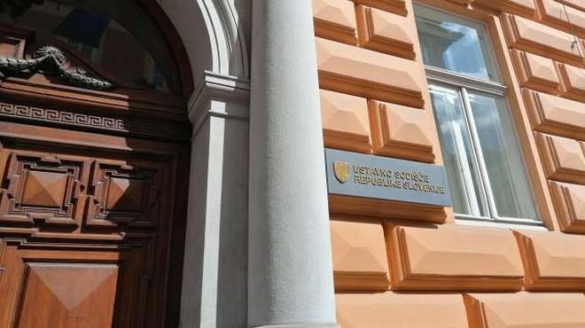 Ustavno sodišče do končne odločitve zadržalo določbo glede podaljševanja akreditacij visokošolskim zavodom (foto: Zlatko Midžić/STA)