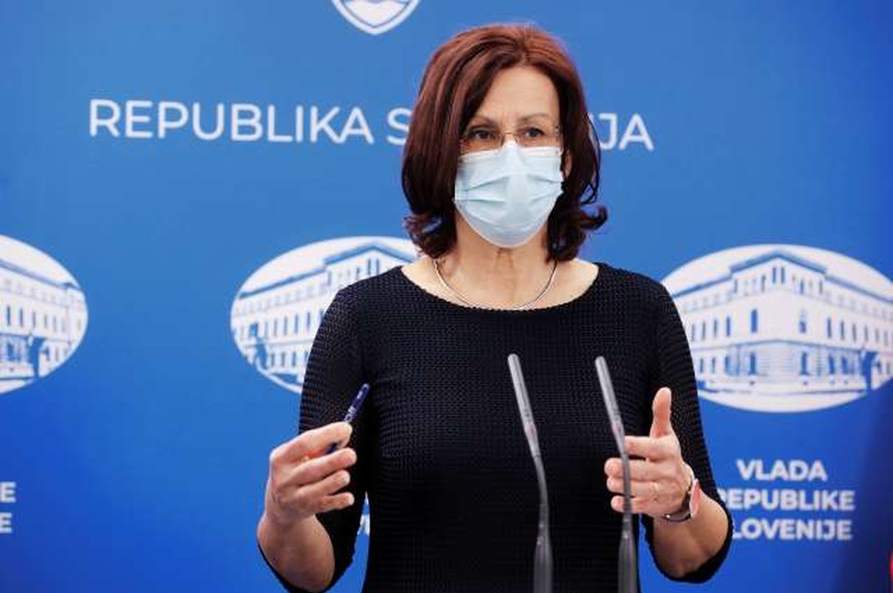 Med 877 znova testiranimi vzorci pri 16 kaže na angleško različico novega koronavirusa (foto: Daniel Novakovič/STA)