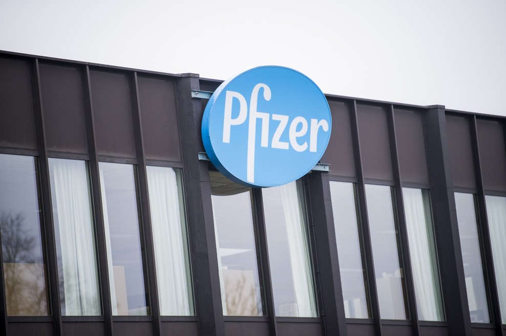 Pfizer in BioNTech svoje cepivo ocenjujeta kot učinkovito proti novim različicam koronavirusa (foto: Profimedia)