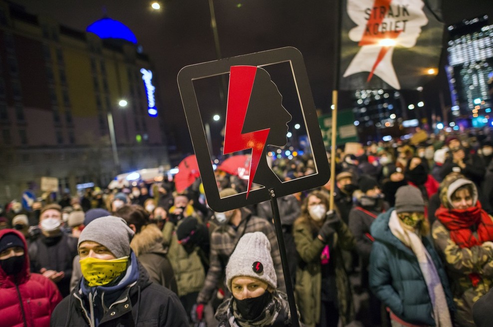 Poljaki znova na ulice ob začetku uveljavitve skoraj popolne prepovedi splava (foto: Profimedia)
