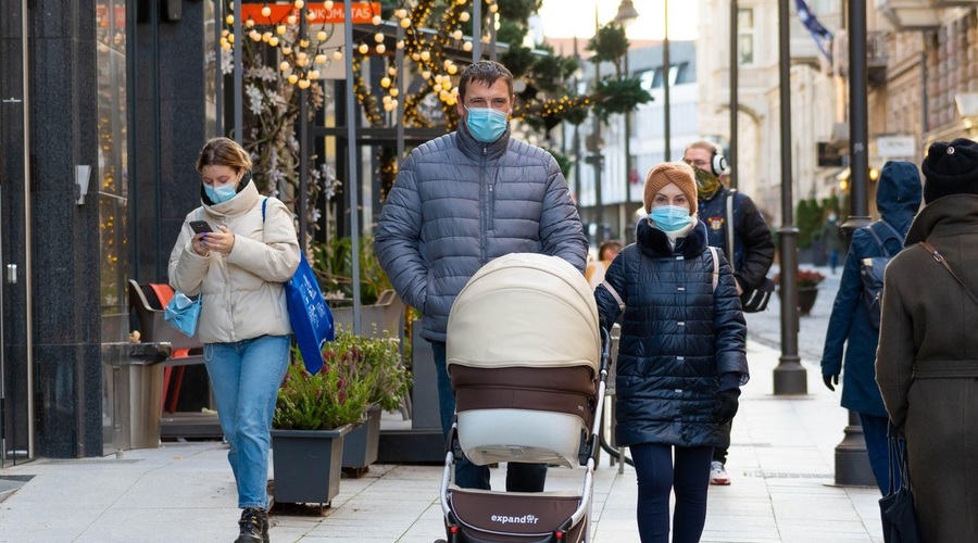 Na Hrvaškem ob ugodnejši epidemiološki sliki milejši ukrepi v šolstvu in športu (foto: profimedia)