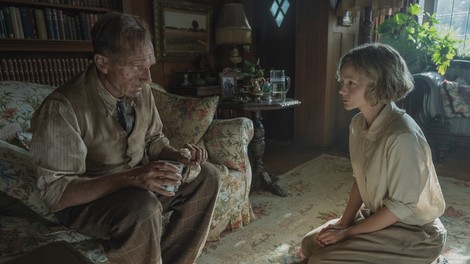 Ralph Fiennes in Carey Mulligan navdušila v filmu o arheološkem odkritju v Suffolku