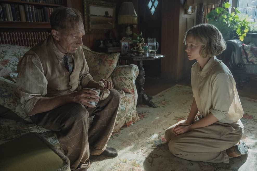 Ralph Fiennes in Carey Mulligan navdušila v filmu o arheološkem odkritju v Suffolku (foto: profimedia)
