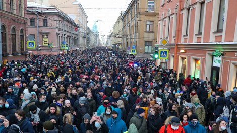 Ruske oblasti so se lotile protestnikov z zaporami in aretacijami
