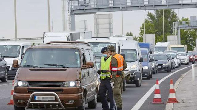 Za vstop v Avstrijo obvezen negativen test tudi za dnevne migrante (foto: Xinhua/STA)