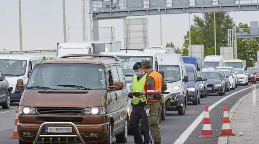 Za vstop v Avstrijo obvezen negativen test tudi za dnevne migrante (foto: Xinhua/STA)