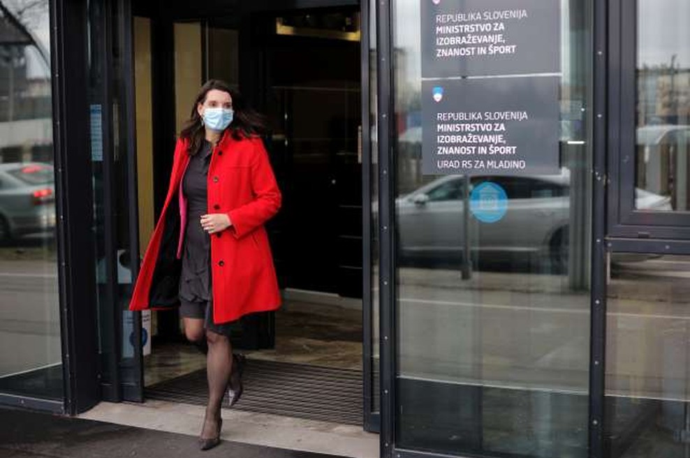 Poslanci Levice, LMŠ, SD in SAB so v postopek DZ vložili interpelacijo ministrice za izobraževanje (foto: Daniel Novakovič/STA)