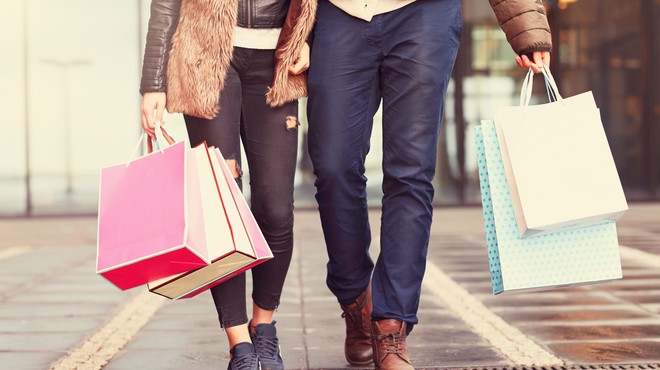Naslednji teden naj bi se odprle vse trgovine, tudi z oblačili in obutvijo (foto: Shutterstock)
