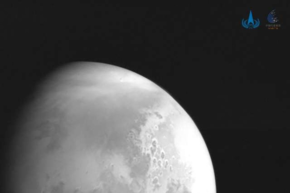 Kitajska sonda poslala na Zemljo prvo fotografijo Marsa (foto: STA)