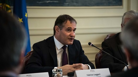 Na izvršnega direktorja Frontexa letijo hudi očitki o finančnih prevarah