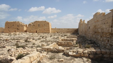 Arheologi v templju blizu Aleksandrije odkrili lobanjo z zlatim jezikom