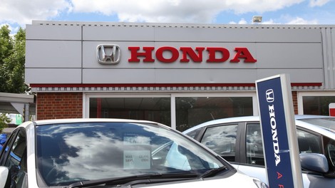 Honda z rastjo dobička, Nissan še z izgubo