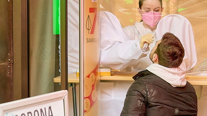 Na avstrijskem Koroškem delež britanske različice novega koronavirusa kar 20-odstoten (foto: Profimedia)