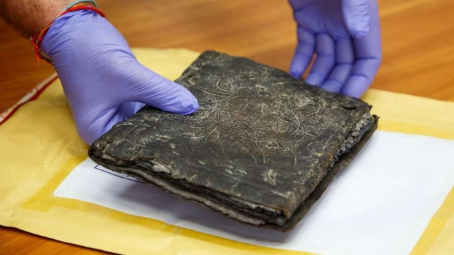 S prodajo delno ponarejenih starodavnih knjig želeli zaslužiti milijone (foto: Policija)