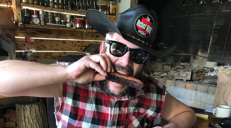 Simon Ceglar: "Burger zna pripraviti vsak, zares dobro BBQ hrano pa le malo kdo!" (foto: osebni arhiv, Simon's BBQ & Catering)