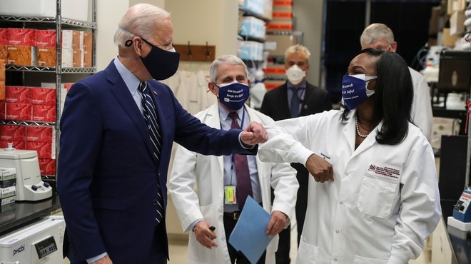 Biden napoveduje cepljenje 300 milijonov Američanov do konca poletja in takrat konec pandemije (foto: Profimedia)