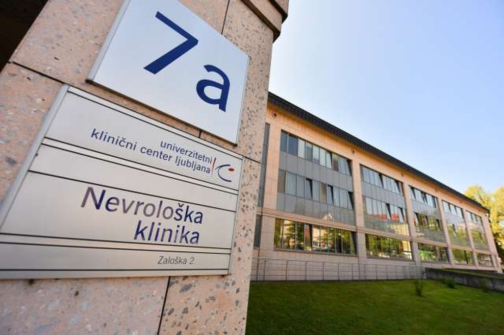 Na nevrološki kliniki v času epidemije manj bolnikov z lažjimi možganskimi kapmi (foto: Tamino Petelinšek/STA)
