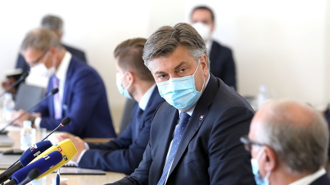 Plenković in njegovi ministri sedijo na najboljših stolih na svetu, vrednih 3.000 EUR (foto: Profimedia)