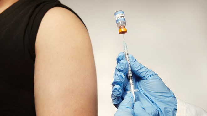 Po svetu v uporabi sedem cepiv proti covidu-19 (foto: Profimedia)