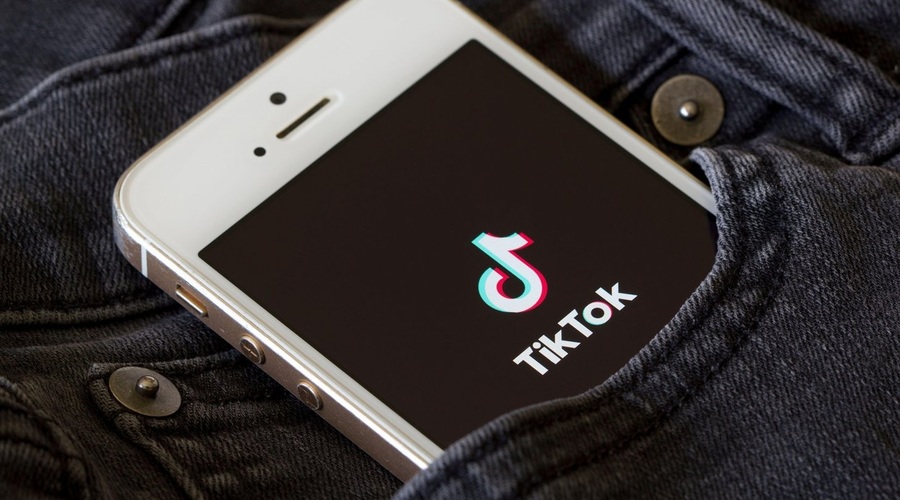 Zoper družbeno omrežje TikTok vložena prijava zaradi več kršitev pravic potrošnikov (foto: profimedia)
