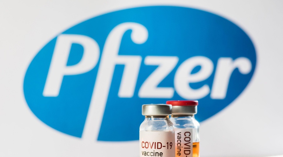 Raziskovalca pozivata k odložitvi cepljenja z drugim odmerkom cepiva Pfizerja (foto: Profimedia)