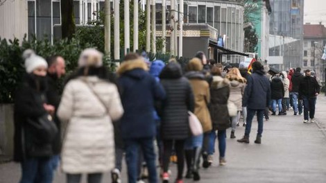 Trend upadanja okužb se upočasnjuje, ponovno se krepijo nekatera žarišča po državi