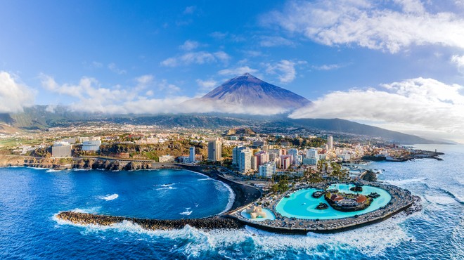 Danes z Brnika po dolgem času čarter s 180 Slovenci na Tenerife. Prosta mesta so bila razprodana takoj. (foto: Shutterstock)
