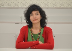 Intervju s Katjo Košir: "Medvrstniško nasilje ni samo izkušnja nasilja, temveč tudi izkušnja razčlovečenja"