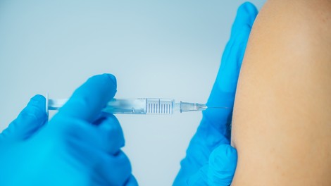 Cepiva po prvem odmerku zmanjšajo možnost za okužbo in hospitalizacijo