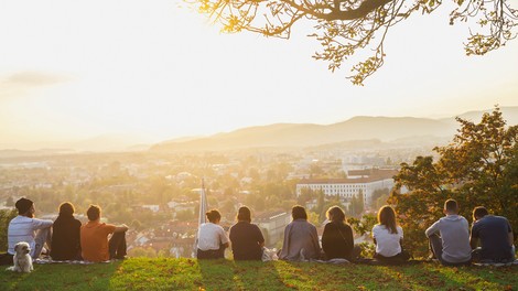 Danes ponekod rekordne temperature za februar, v sredo bo še topleje, do 24 stopinj Celzija