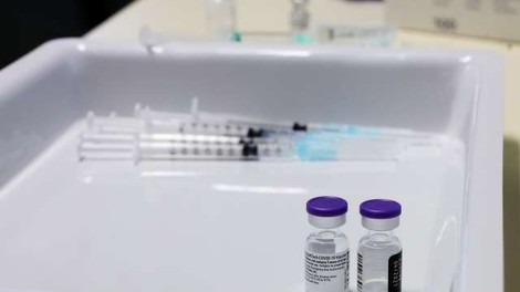 V četrtek dobava 25.200 odmerkov cepiva proti covidu-19, v marcu preko 230.000
