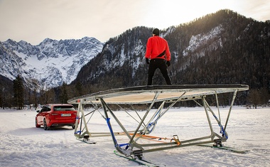Dunking Devils in Danfoss skupaj ustvarili prvi trampolin na smučeh