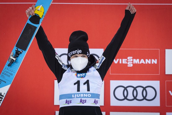 Ema Klinec svetovna prvakinja v Oberstdorfu