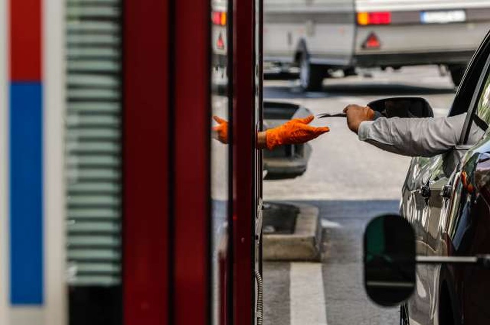 Omejitve pri vstopu v Slovenijo ostajajo, nekoliko spremenjen rdeči seznam držav (foto: Stanko Gruden/STA)