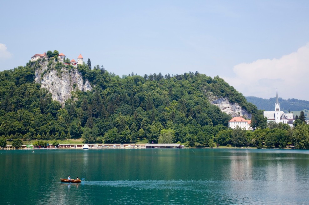 Na Bledu veseli vladne odločitve glede južne obvoznice (foto: Profimedia)