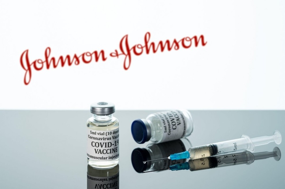 Ameriški svetovalni odbor priporočil izredno uporabo cepiva podjetja Johnson & Johnson (foto: profimedia)
