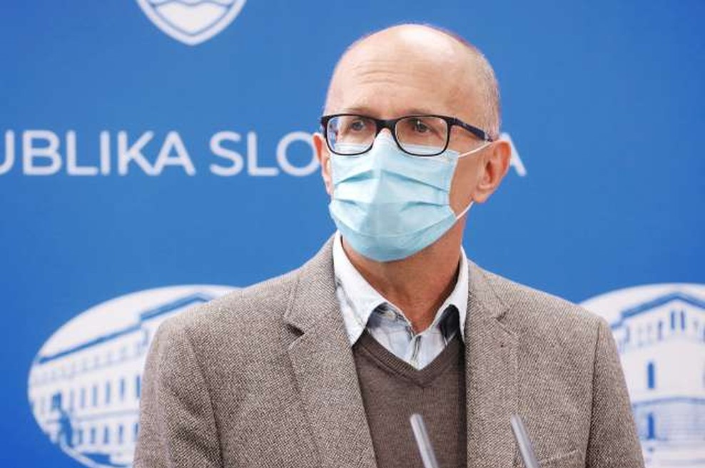 Pečan: Ob poslabšanju epidemioloških razmer ministrstvo predlaga šolanje po prilagojenem modelu C (foto: Daniel Novakovič/STA)