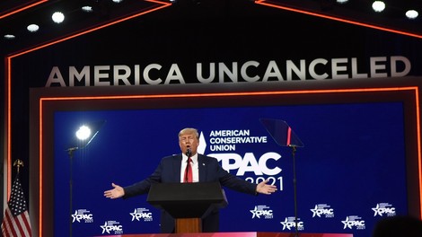 Trump ne bo ustanovil nove stranke, v prvem javnem govoru po odhodu pozval k enotnosti republikancev