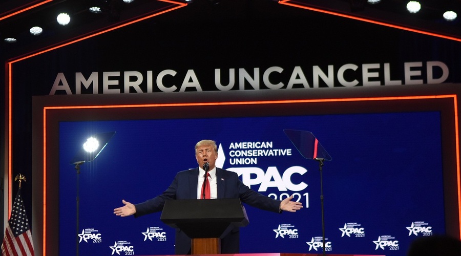 Trump ne bo ustanovil nove stranke, v prvem javnem govoru po odhodu pozval k enotnosti republikancev (foto: Profimedia)