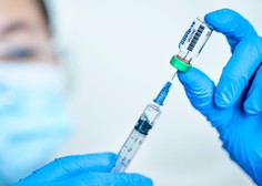 Cepiva za 80 odstotkov zmanjšajo tveganje hujšega poteka covida-19