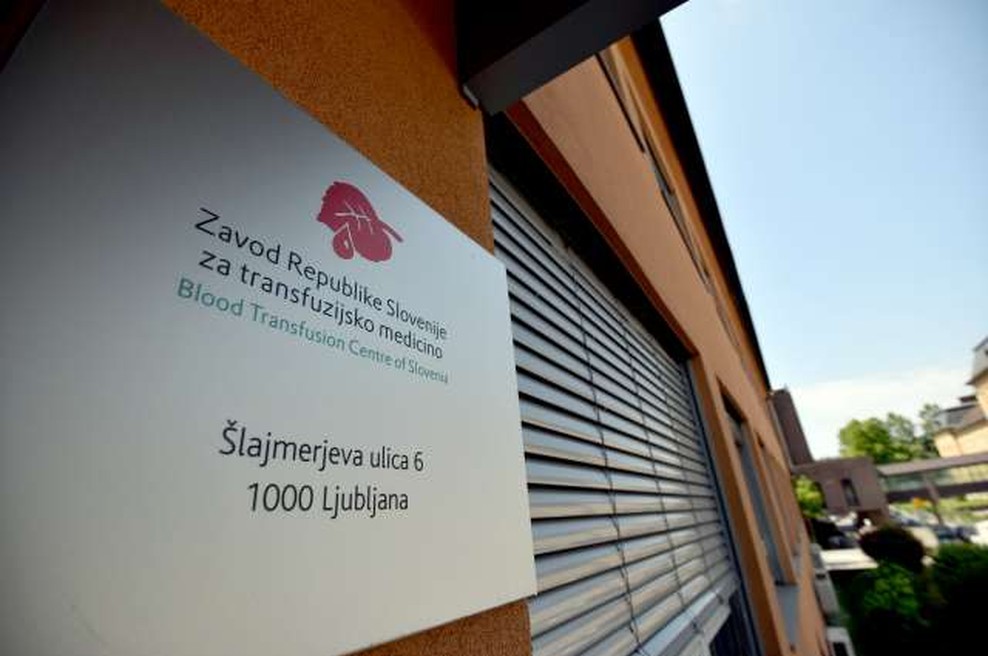 Zavod za transfuzijsko medicino: Dovolj nevtralizacijskih protiteles le v tretjini odvzetih plazem (foto: Tamino Petelinšek/STA)