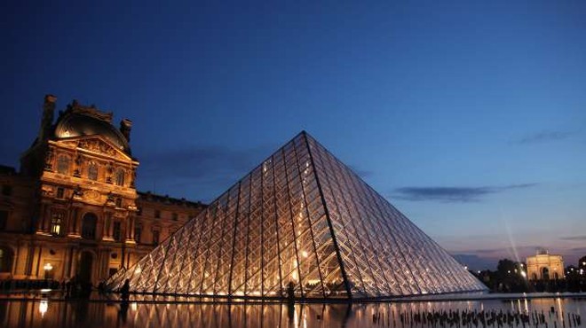 V Louvre se po 40 letih vrača ukradeni renesančni oklep (foto: Xinhua/STA)
