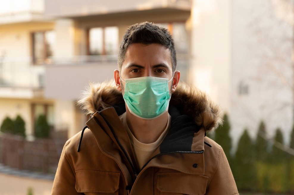 Delež pozitivnih PCR testov je v sredo znašal 17,5 odstotka (foto: Profimedia)