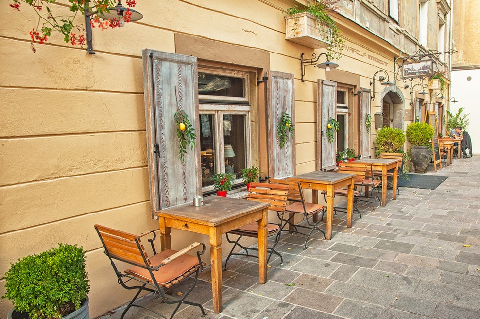 Danes znana odločitev o odprtju teras lokalov v dveh regijah (foto: Shutterstock)