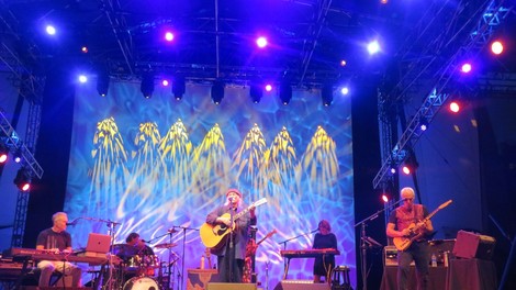 Po Bobu Dylanu je avtorske pravice za svoje pesmi prodal še David Crosby