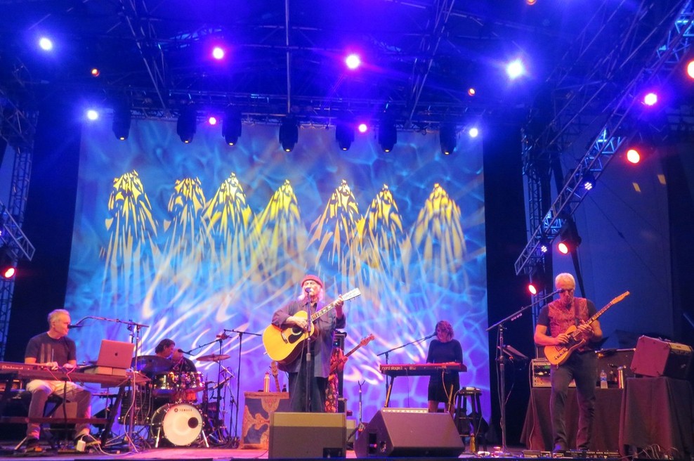 Po Bobu Dylanu je avtorske pravice za svoje pesmi prodal še David Crosby (foto: profimedia)